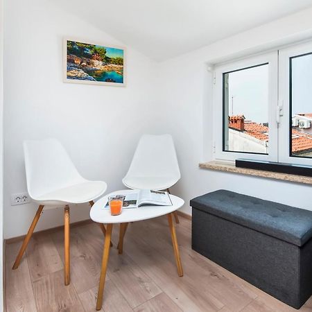 ロヴィニ Casa Bellavista Sea Viewヴィラ エクステリア 写真