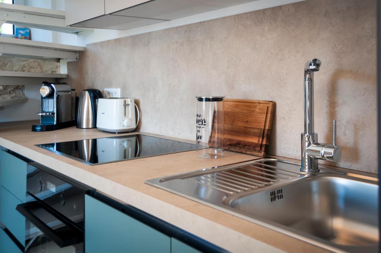 ロヴィニ Casa Bellavista Sea Viewヴィラ エクステリア 写真