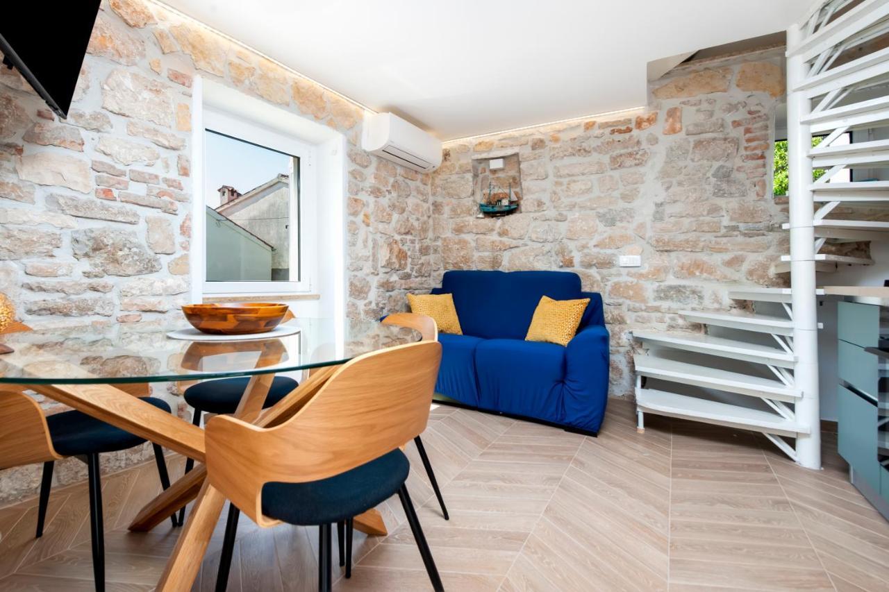 ロヴィニ Casa Bellavista Sea Viewヴィラ エクステリア 写真