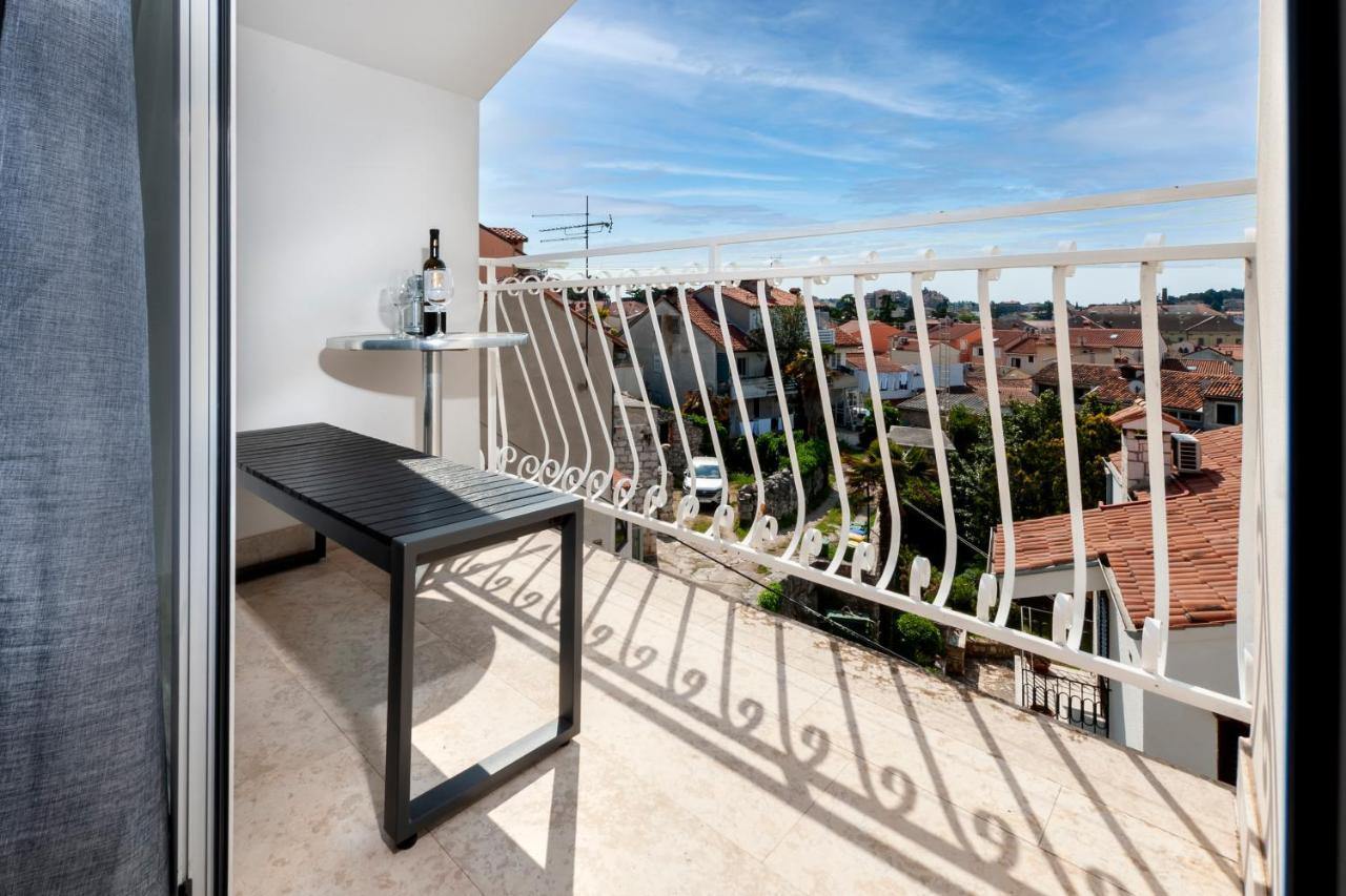 ロヴィニ Casa Bellavista Sea Viewヴィラ エクステリア 写真